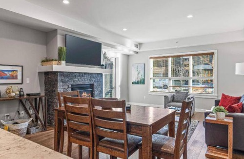 Canmore Apartment | 180 m² Serviced apartment ∙ 4 bedrooms ∙ 12 guests