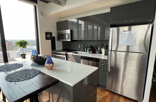 Downtown Winnipeg Condo | 18th floor 2 bed 2 bath overlooking downtown