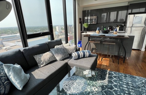 Downtown Winnipeg Condo | 18th floor 2 bed 2 bath overlooking downtown