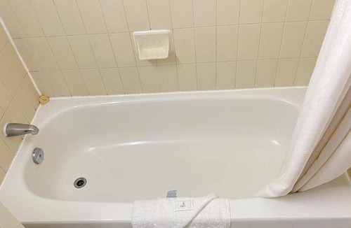 Bowmanville Hotel | 19 m² Motel ∙ 4 guests