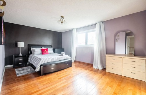 West Oakville Apartment | 190 m² Apartment ∙ 1 bedroom ∙ 1 guest