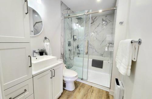 Boischatel Apartment | 1900s Historic Charm -Free P+AC