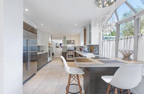 Shaughnessy House | 192-1328 Nanton Ave.-Vicenta