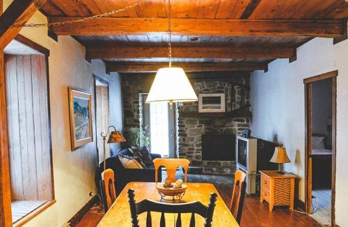 Chateau-Richer Bed & Breakfast | 192 m² Bed and breakfast ∙ 6 bedrooms ∙ 15 guests