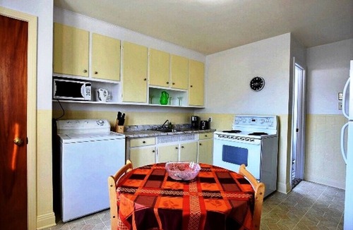 La Petite-Patrie Apartment | #199 Cozy Furnished Apt in Rosemont