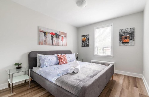 Hamilton Apartment | 1BR Apt w King Bed & Netflix - Near DT Hamilton