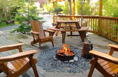 Port Renfrew Cottage | 1BR - Garden View - Pet Friendly - Sleeps 4