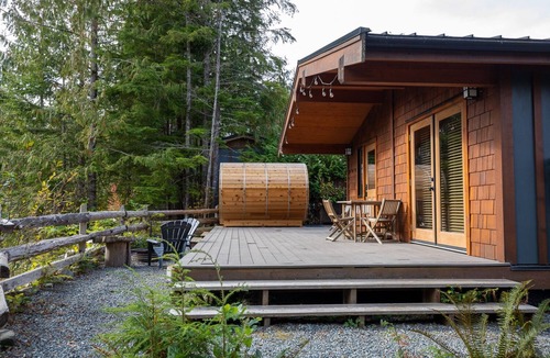 Port Renfrew Cottage | 1BR - Garden View - Sauna - Sleep up to 4