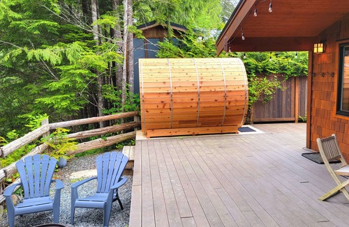Port Renfrew Cottage | 1BR - Garden View - Sauna - Sleep up to 4