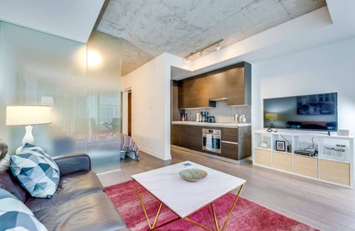 CityPlace Apartment | 1BR Suite in Popular King West