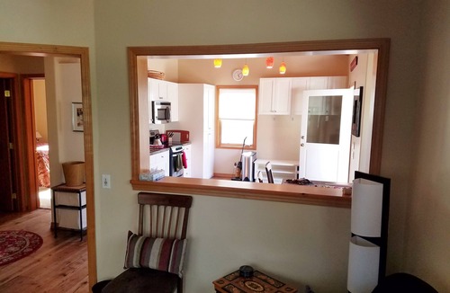 Hailey Cottage | 2 Bd. 2 Bath Charming Country Guest House close to ski slopes of Sun Valley