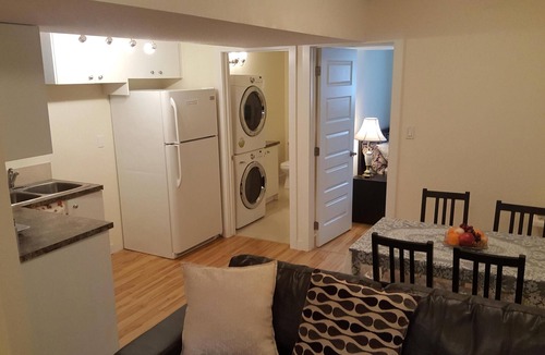 Northwest Edmonton House | 2 BD RM Modern House with Private Entrance in a Peaceful Neighbourhood