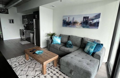 Downtown Winnipeg Apartment | 2 bed downtown sleeps 5 across jets arena king bed