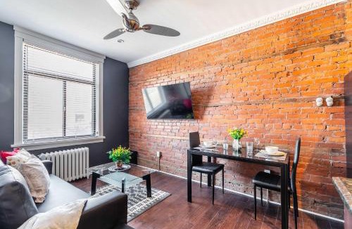 Central Hamilton Apartment | 2 Bedroom Apt Near Downtown - King Bed Netflix