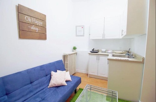 Kensington Market Apartment | 2 Bedroom apt. near Kensington Market unit 5