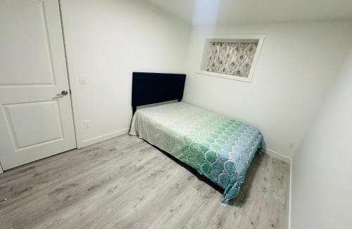 Evanston House | 2 bedroom Basement Suite