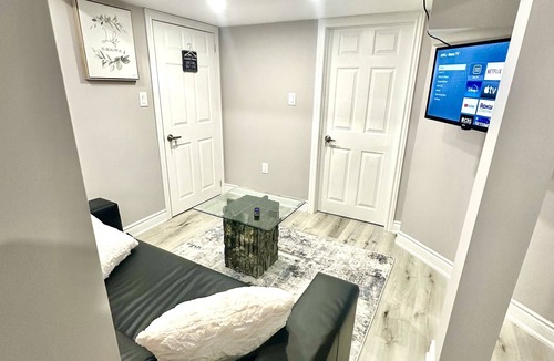 Innisfil Apartment | 2 Bedroom Basement With Separate Entrance Family-friendly