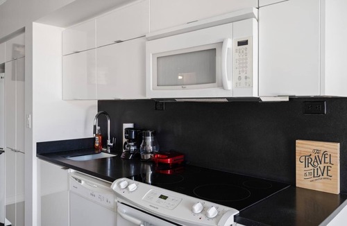 Wellington Place Condo | 2-bedroom condo in fabulous Toronto with WiFi, Parking and office area