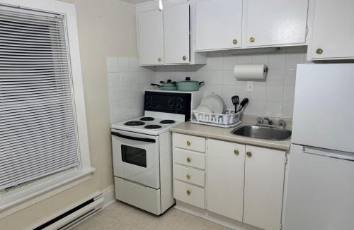 Welland Apartment | 2 Bedroom Cozy Stay Near Niagara Falls
