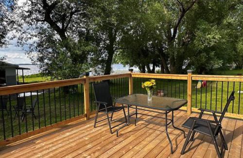 Harwood House | 2-bedroom Lake Front Cottage in Harwood ON #6