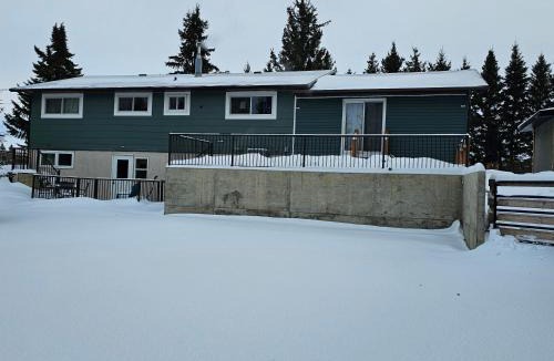 Nipawin House | 2 bedroom next to Golf Course