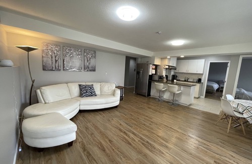 Guildford Bed & Breakfast | 2 bedroom & parking Great Vancouver