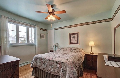 Longueuil House | 2 beds in private room B with free parking - 15 min downtown