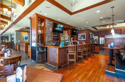 Granville Island Apartment | 2 Beds with kitchenette