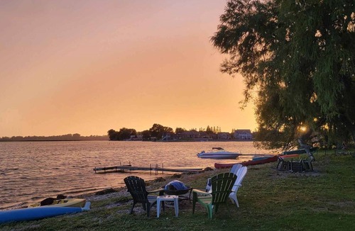 Brighton Cottage | #2 Family and pet friendly - monthly/seasonal rental
