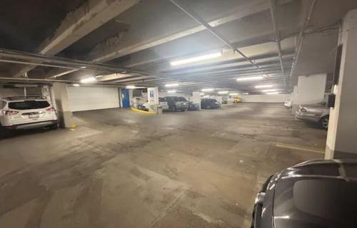 Downtown Edmonton Apartment | 2 Full Beds, Free Parking Underground Heated, Rogers Place, 1 Bedroom Condo Downtown Central