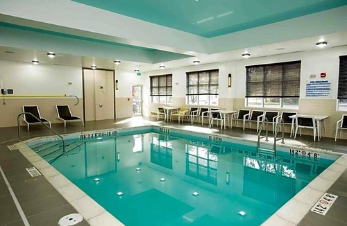 Thunder Bay Hotel | 2-Star Hotel ∙ Hampton Inn & Suites by Hilton Thunder Bay