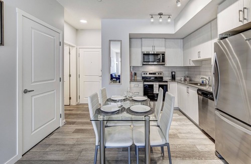 Symons Valley Condo | 20 min DT | Canmore & Shopping Near | NEW Condo Sleeps 5