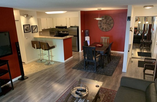 Tuxedo Condo | $200 Winter Refund Guaranteed - Max Relax - Stay & Play in the Lap of Luxury