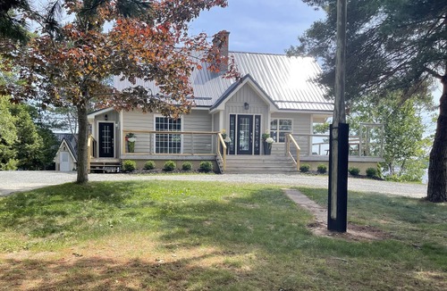 Waverley Cottage | 2025 Vacation Rental of the Year cottage completely surrounded by water!