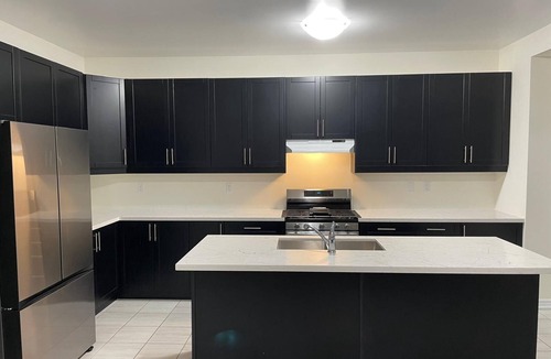 Brampton House | 202501 Stunning 6 Bed 3.5 Bath Corner Detached Home Away From Home