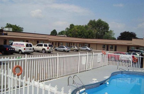 Niagara Falls Hotel | 21 m² Motel ∙ 4 guests