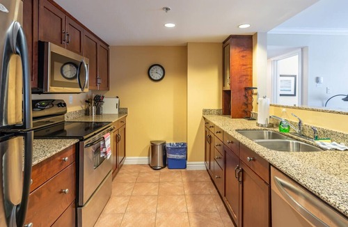 Downtown Halifax Apartment | 221 Luxurious Downtown Apartment with AC