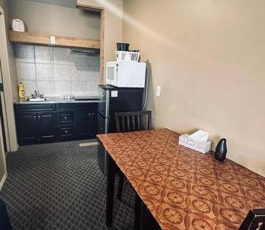 Rocky Mountain House Hotel | 23 m² Motel ∙ 4 guests