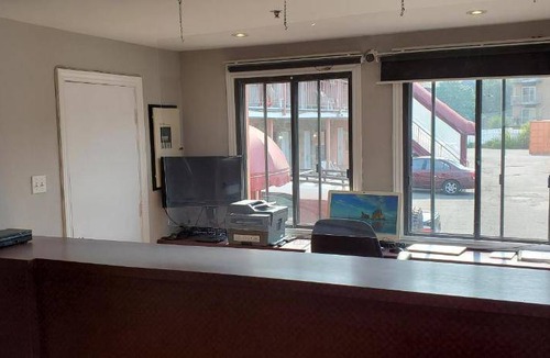 Brossard Hotel | 23 m² Motel ∙ 10 guests