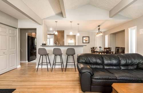 Haysboro House | 230 m² House ∙ 4 bedrooms ∙ 9 guests