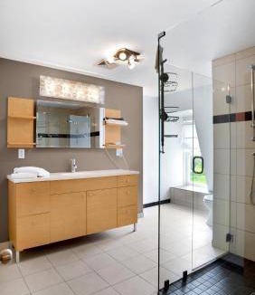 Lunenburg Hotel | 242 m² Motel ∙ 4 bedrooms ∙ 10 guests
