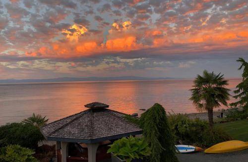 Regional District of Nanaimo Hotel | 279 m² Hotel ∙ 14 guests