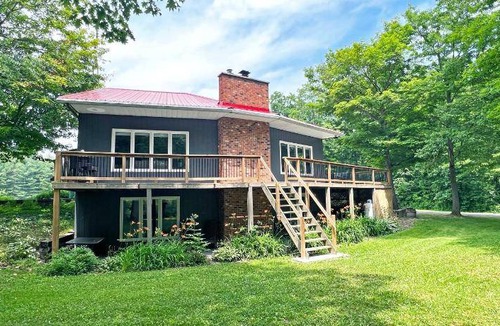 Cayuga House | 279 m² House ∙ 4 bedrooms ∙ 12 guests