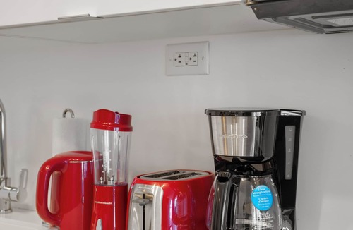 CityPlace Condo | 2BD 1 Bath 4 Guests Parking Balcony Near CN Tower Downtown—By Hostia