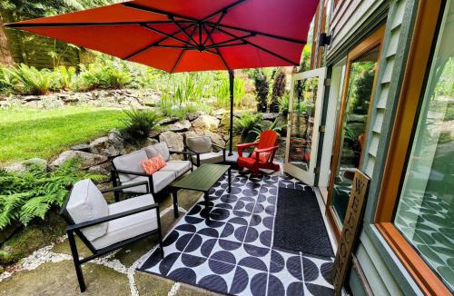 West Vancouver House | 2BD Guest Suite Sleeps 6 Near Downtown & Beach