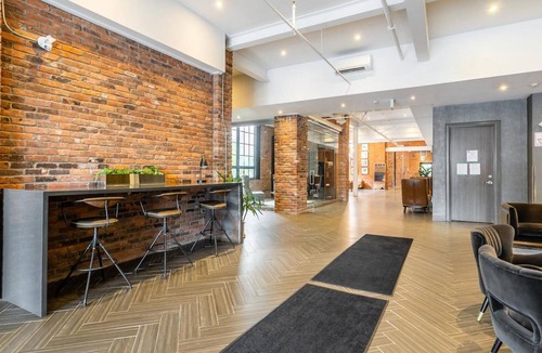 Kirkendall North Apartment | 2BR 2 Storey Loft Free Parking Gym 3