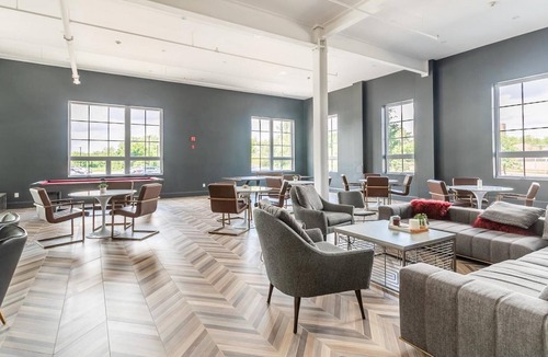 Kirkendall North Apartment | 2BR 2 Storey Loft Free Parking Gym 3