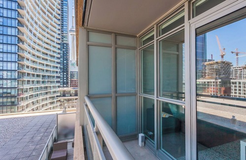 CityPlace Apartment | 2BR Apartment in Toronto - Entertainment District