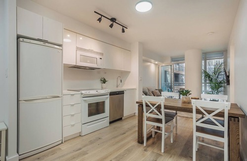 CityPlace Apartment | 2BR Apartment in Toronto - Entertainment District