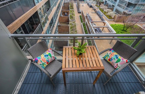 CityPlace Apartment | 2BR Apartment in Toronto - Entertainment District